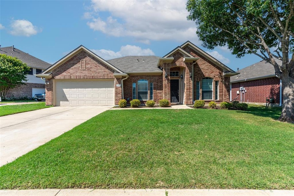 941 Circle View Ln, Denton, TX 76210 - photo 1