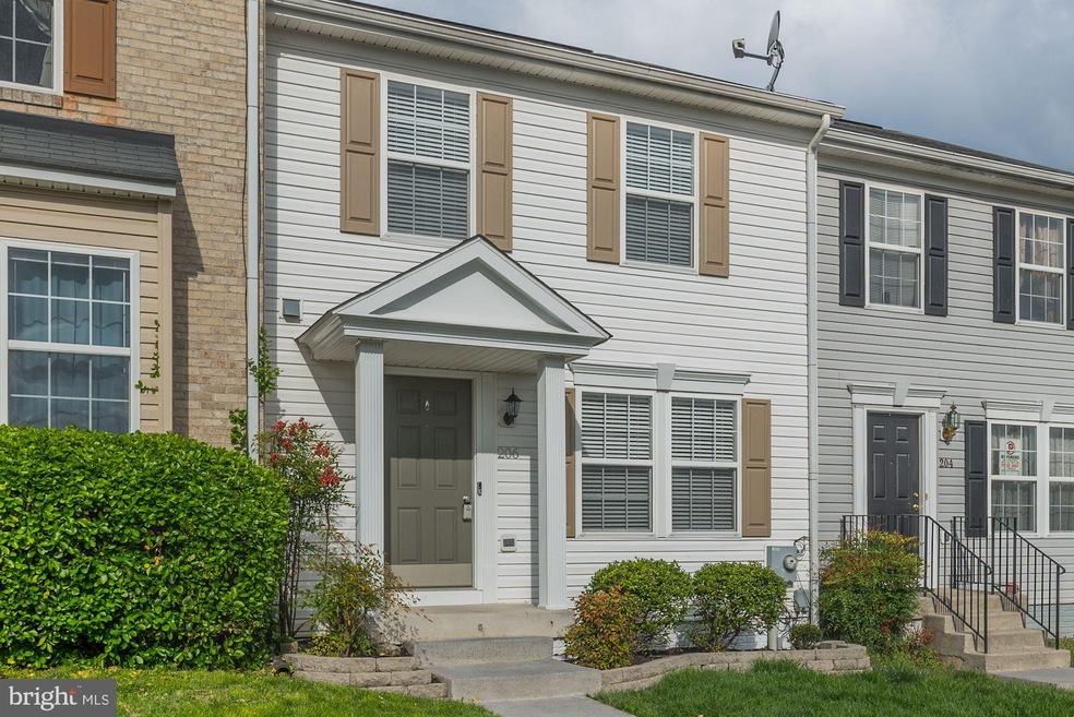 206 Hupps Hill Ct, Strasburg, VA 22657 - photo 1