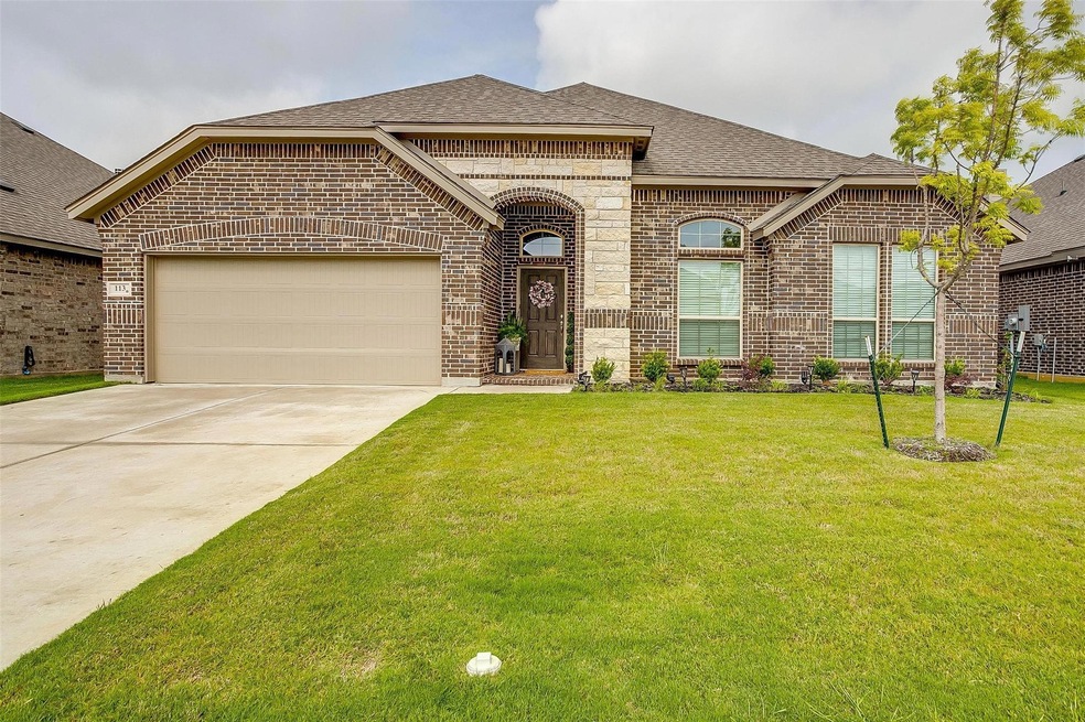 113 Independence Dr, Joshua, TX 76058 - photo 1