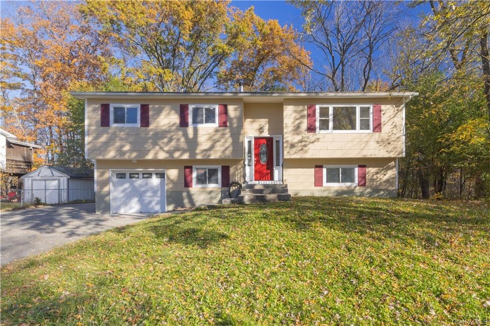 83 Rolling Meadows Rd, Middletown, NY 10940 - photo 1