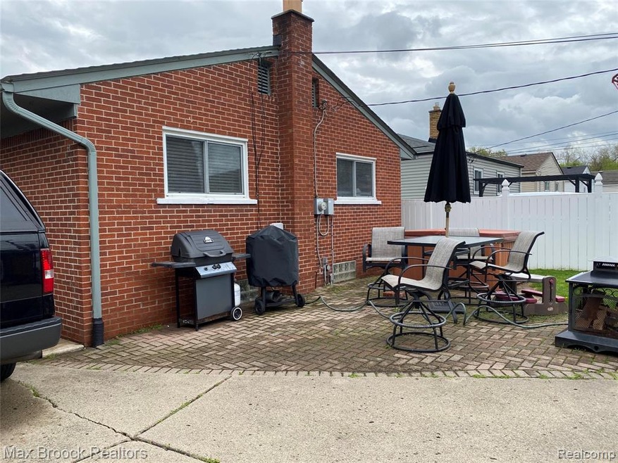 22 back yard patio.jpg