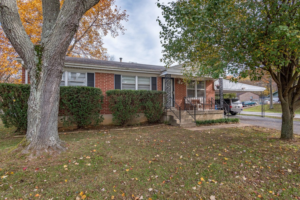 9129 Lantana Dr, Louisville, KY 40229 - photo 1