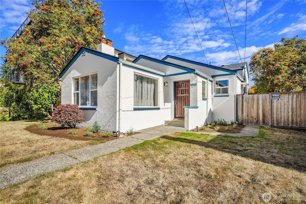 11252 Evanston Ave N, Seattle, WA 98133 - photo 1