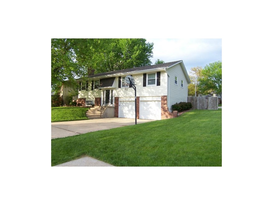 New roof, vinyl siding, awesome privacy fenced yar