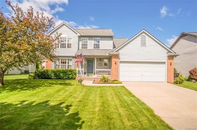 Beautiful 4 bedroom colonial home