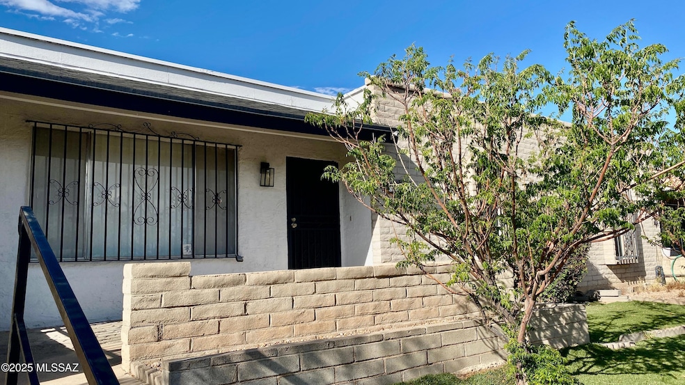 1842 W Dominy Rd, Tucson, AZ 85713 - photo 1