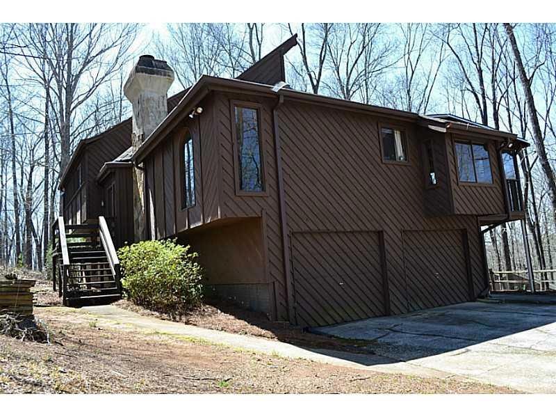 Exterior Front. Corner/Cul-de-Sac, Wooded Lot, Lon