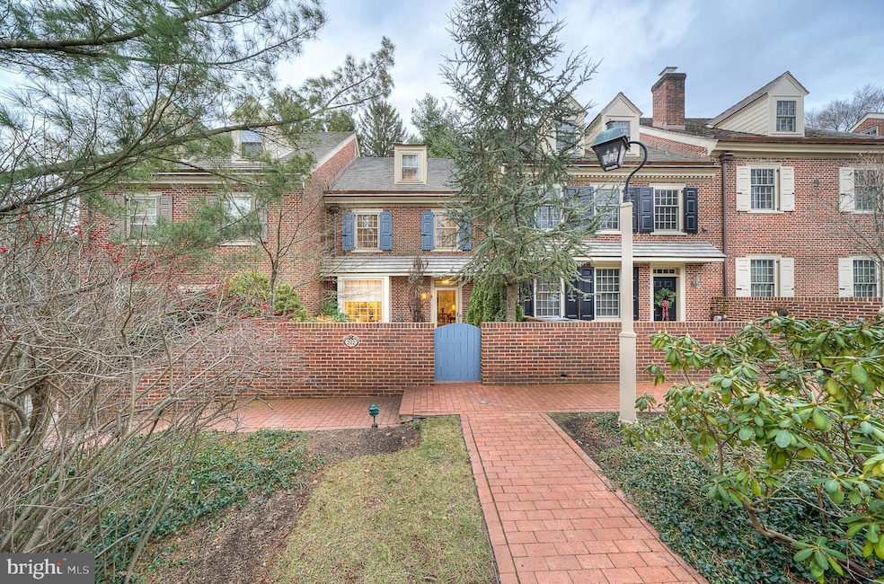 202 Willowmere Ln, Ambler, PA 19002 - photo 1