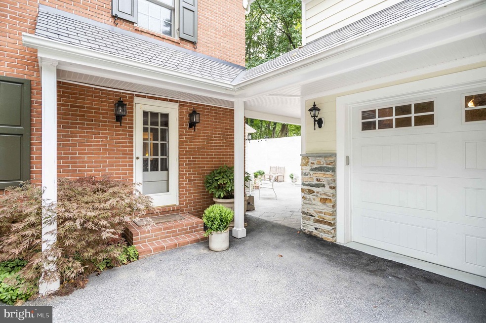 10426 Falls Rd, Lutherville Timonium, MD 21093 - photo 1