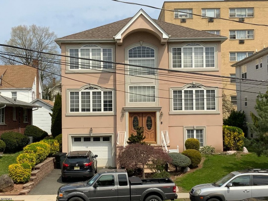 611 Livingston Rd, Elizabeth, NJ 07208 - photo 1