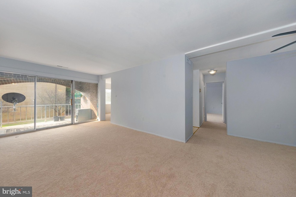 440 Girard St unit 203, Gaithersburg, MD 20877 - photo 1