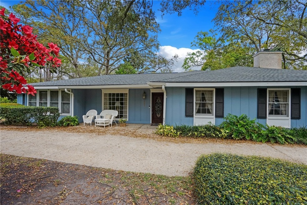 221 Leake St, Saint Simons Island, GA 31522 - photo 1