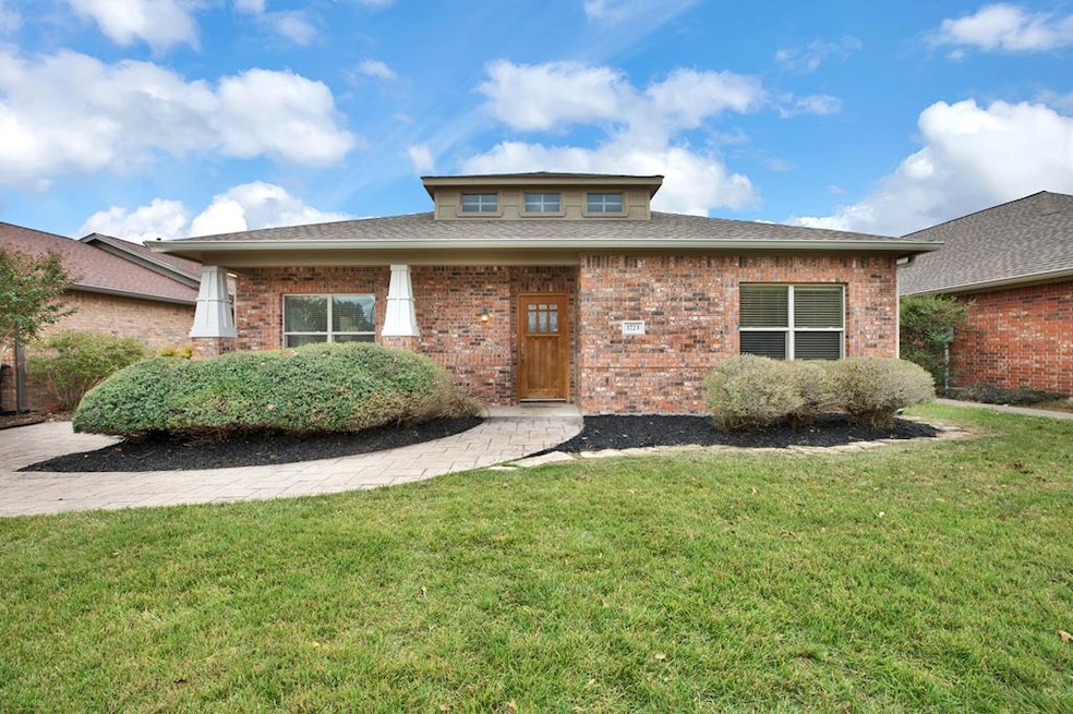 1723 Cherrywood Dr, Fredericksburg, TX 78624 - photo 1