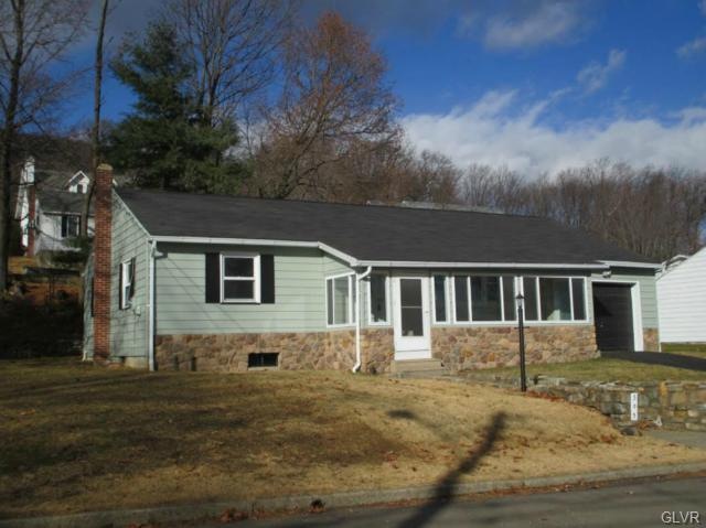 305 E Laurel Ave, Pen Argyl, PA 18072 - photo 1