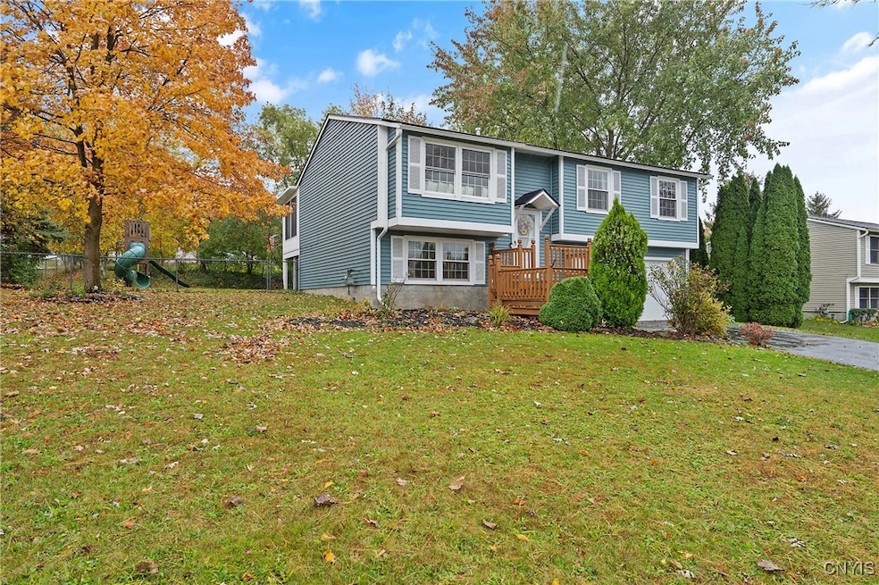 201 Woodmont Dr, Camillus, NY 13031 - photo 1