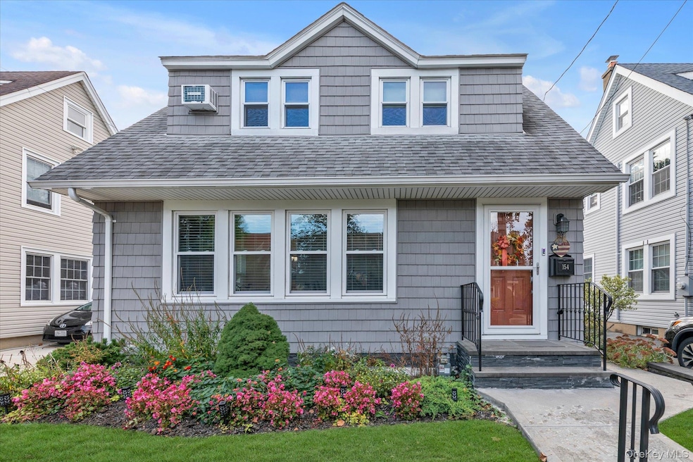 Pending $875,000 • Co-Listing Agent