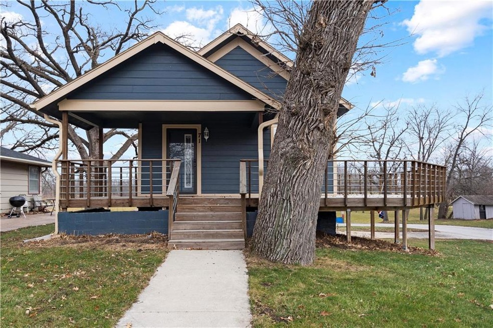 71 Metcalf St, Maxwell, IA 50161 - photo 1