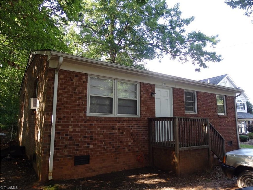 308 Pineview St, Asheboro, NC 27203 - photo 1