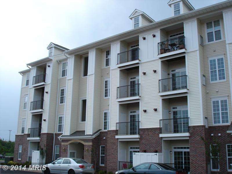 21191 Mcfadden Square unit 207, Sterling, VA 20165 - photo 1