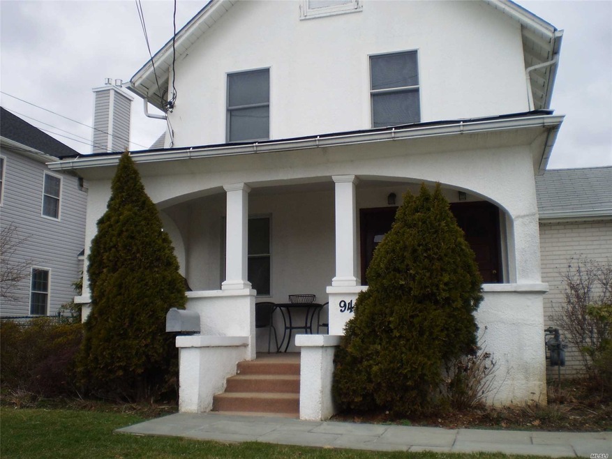 94 Dow Ave unit 1st Fl, Mineola, NY 11501 - photo 1