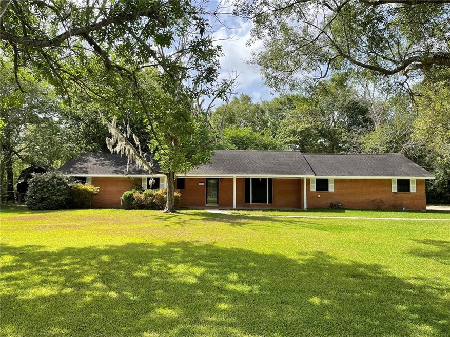 6919 Oak Bend Dr, Alvin, TX 77511 - photo 1