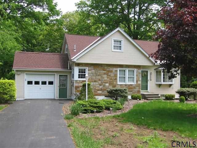 1056 Winne Rd, Schenectady, NY 12309 - photo 1