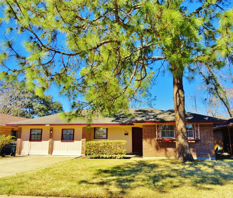 10315 Southport Dr, Houston, TX 77089 - photo 1