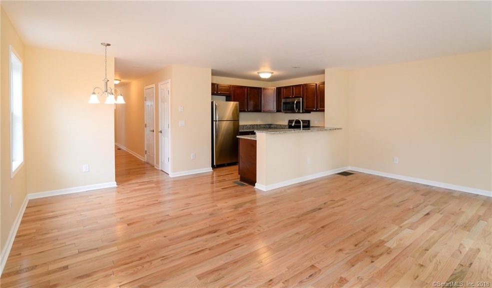 620 Beechmont Ave unit 622, Bridgeport, CT 06606 - photo 1