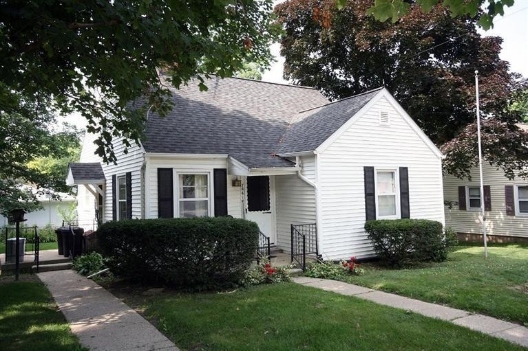 7661 Ann Arbor St, Dexter, MI 48130 - photo 1