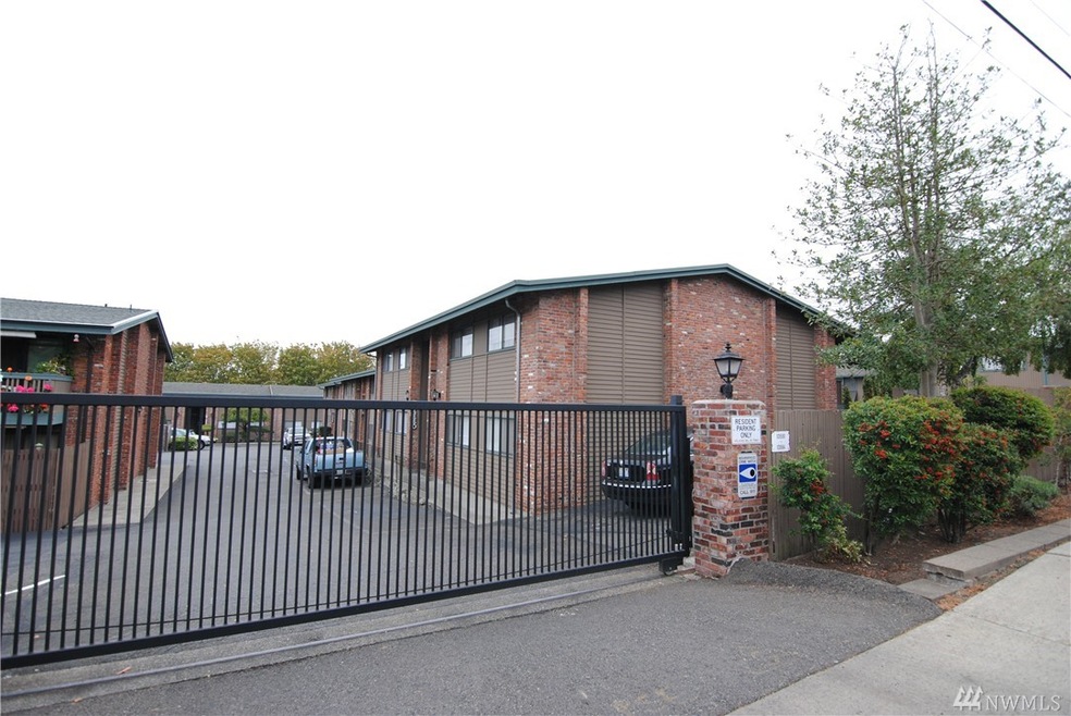 13560 37th Ave S unit 30, Tukwila, WA 98168 - photo 1