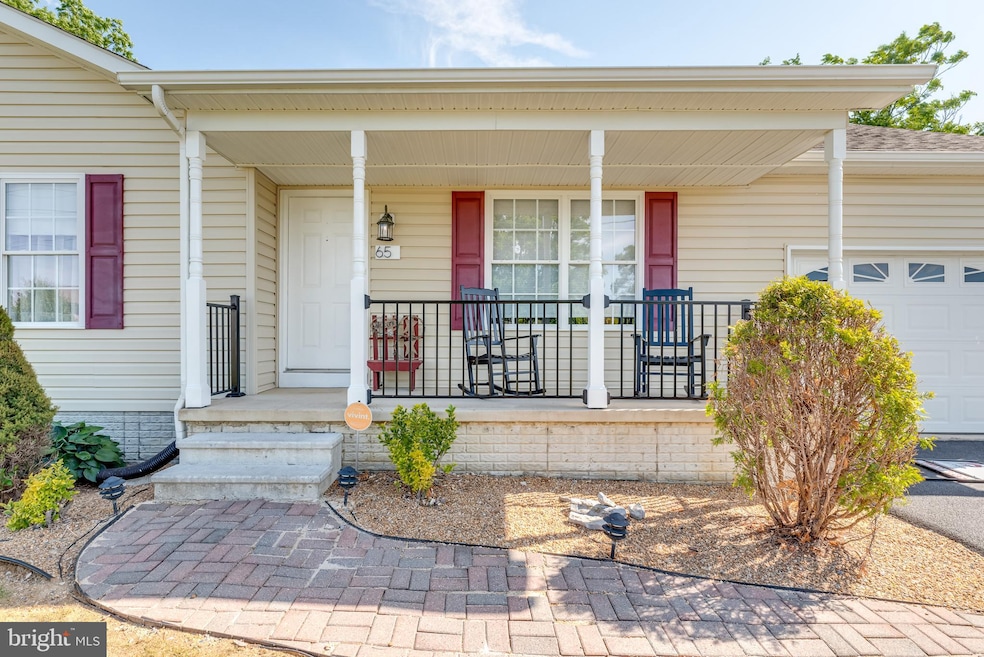 65 Sonya Ln, Bunker Hill, WV 25413 - photo 1