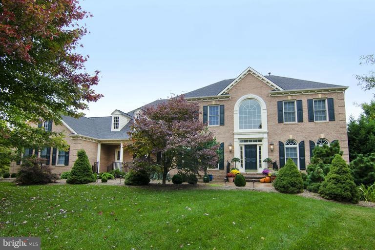 11580 Cedar Chase Rd, Herndon, VA 20170 - photo 1