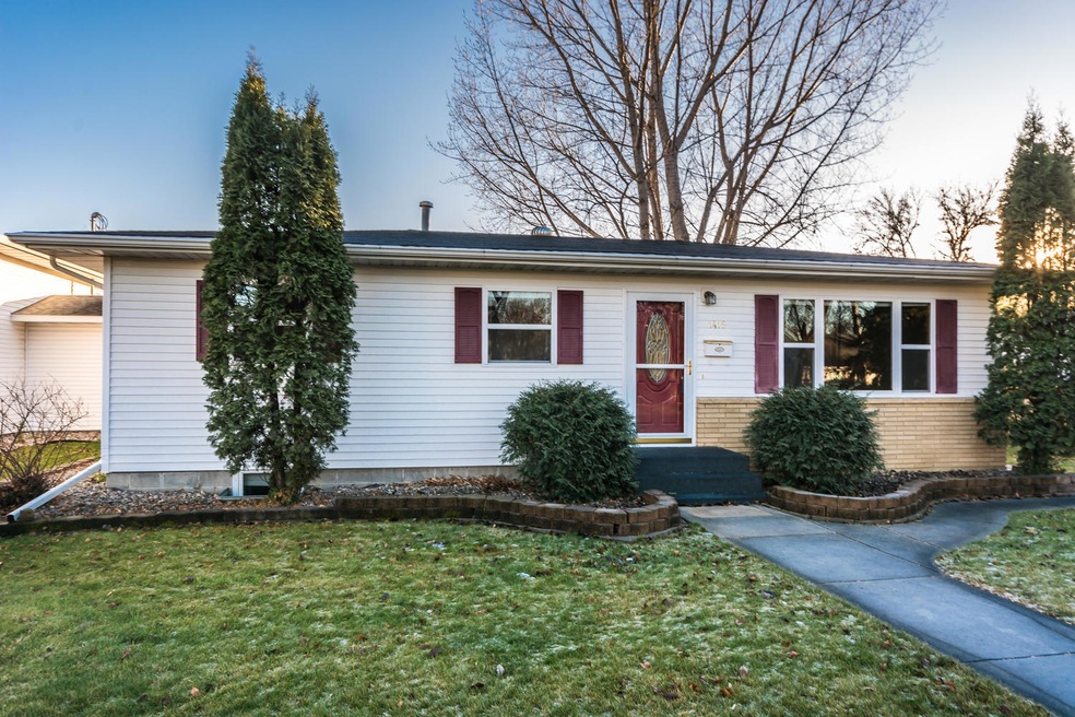 1415 11th Ave S, Grand Forks, ND 58201 - photo 1