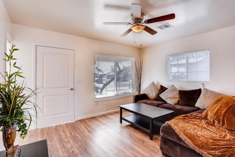 512 W Dana Ave, Mesa, AZ 85210 - photo 1