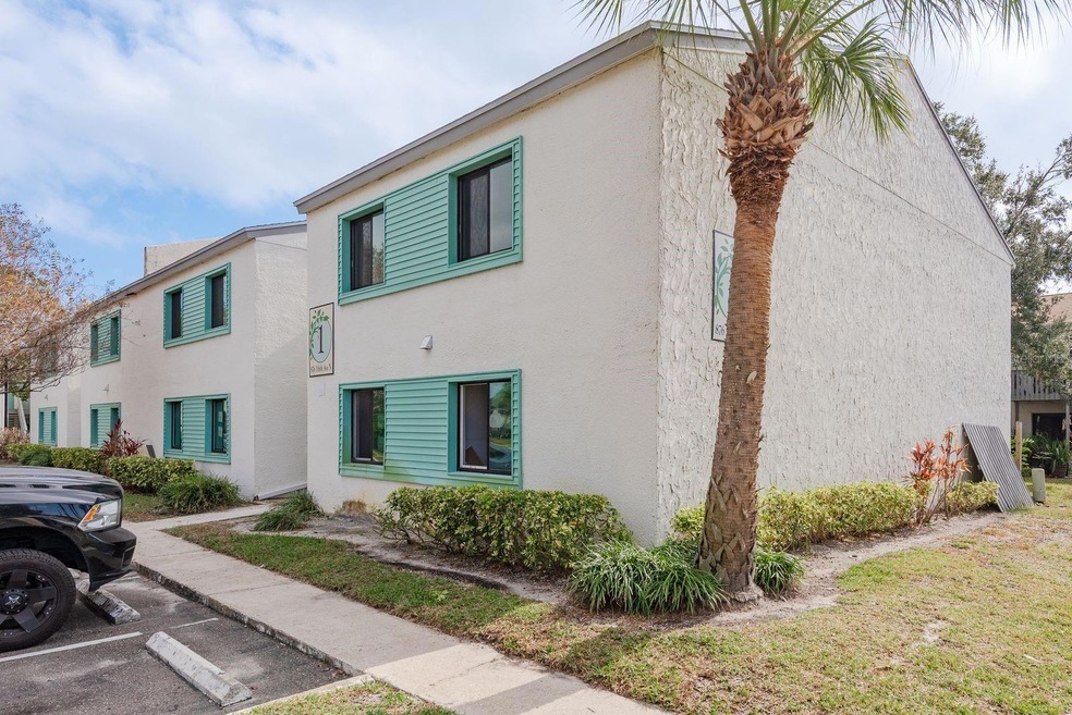 876 116th Ave N unit 102, Saint Petersburg, FL 33716 - photo 1