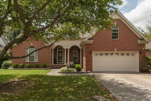 Privacy fenced back yard * great neighborhood with