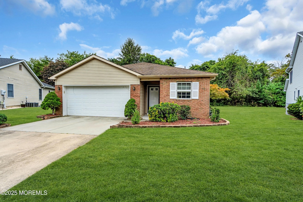 1970 Cherryvale Ct, Toms River, NJ 08755 - photo 1