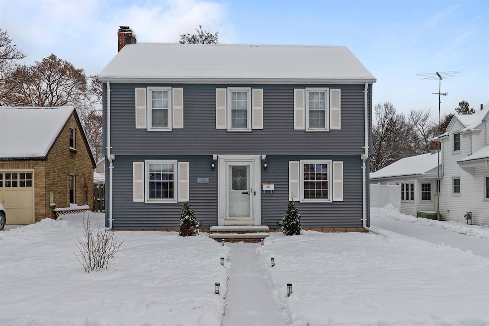 304 Klein St, Kaukauna, WI 54130 - photo 1