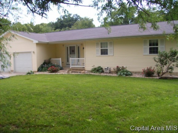 125 Coral Berry Dr, Jacksonville, IL 62650 - photo 1