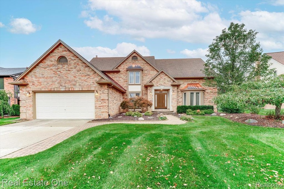 1358 Arbor Creek Dr, Rochester Hills, MI 48306 - photo 1