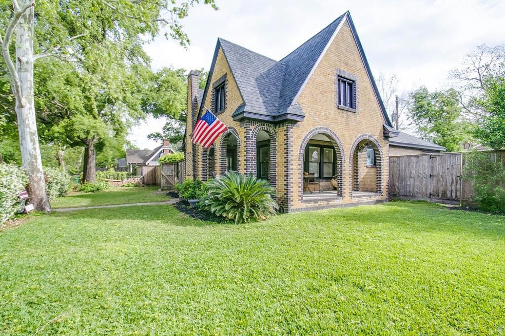 602 Walton St, Houston, TX 77009 - photo 1