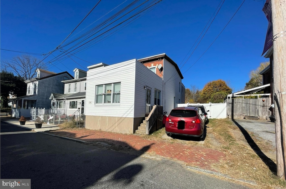 220 9th St, Upland, PA 19015 - photo 1