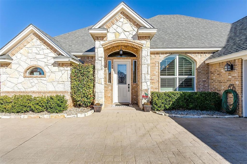 2821 Willow Ridge Cir, Granbury, TX 76049 - photo 1