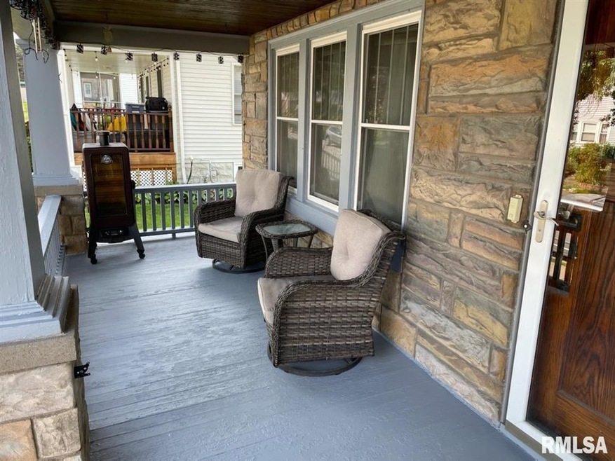 2120 Wilkes Ave, Davenport, IA 52804 - photo 1