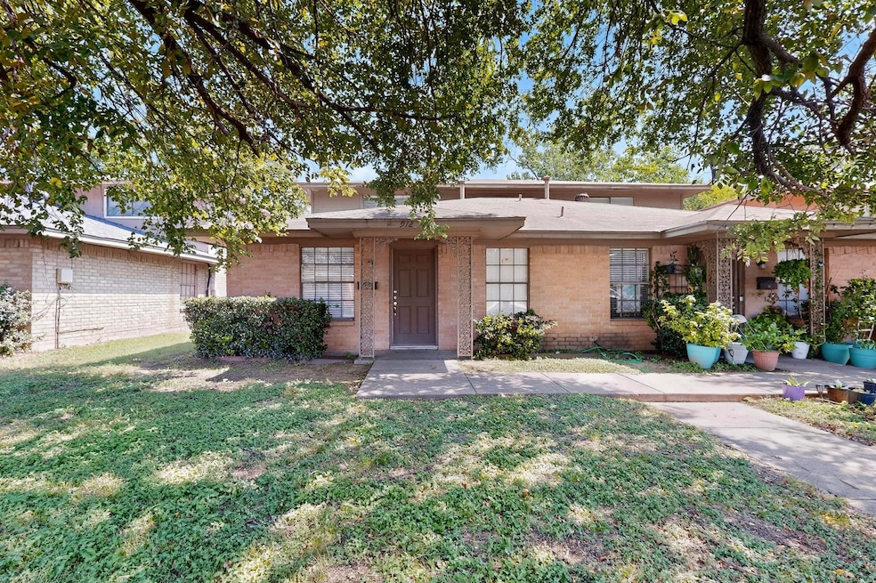 For Rent $1,695/month