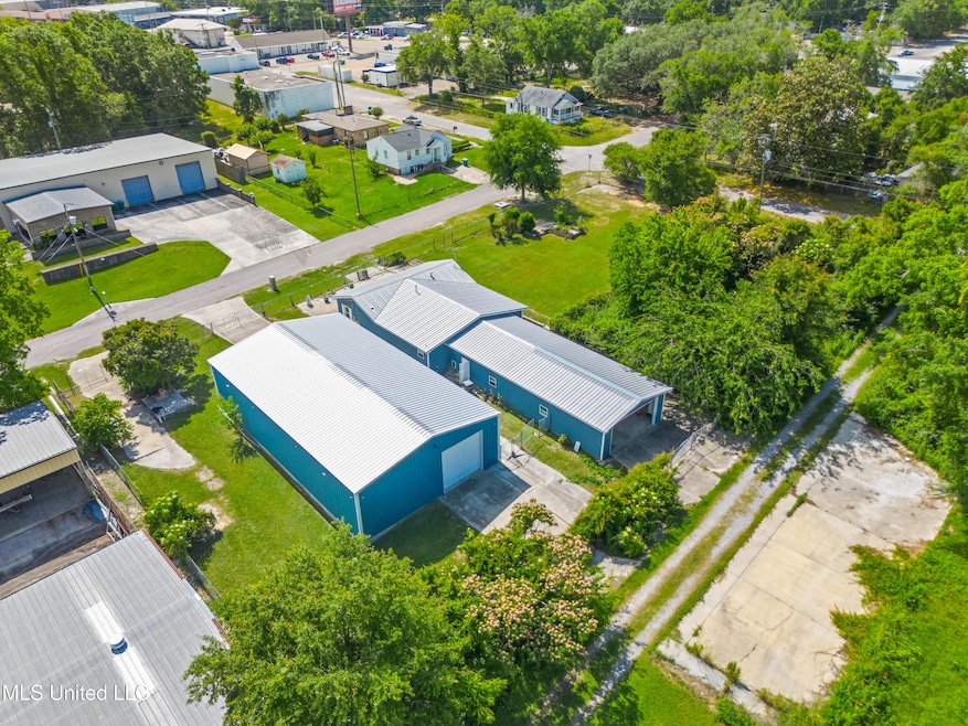 2713 15th Ave, Gulfport, MS 39501 - photo 1