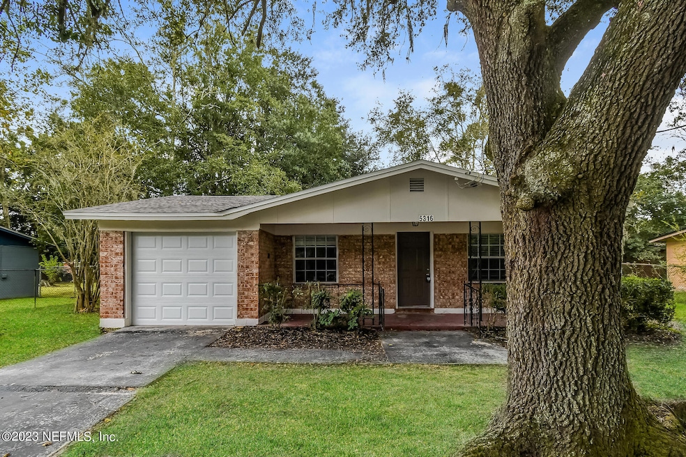 000-photo-front-view-9963938