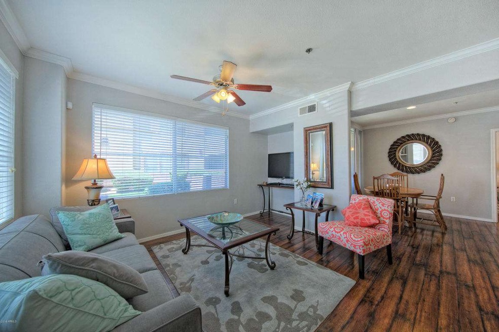2134EBroadway1023-003