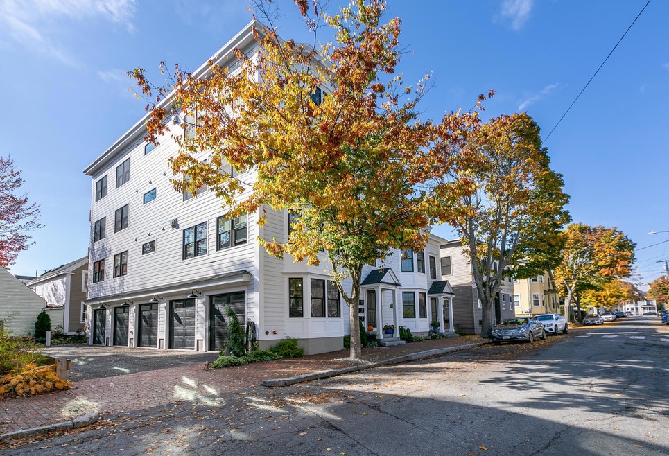 72 Munjoy Street, #4