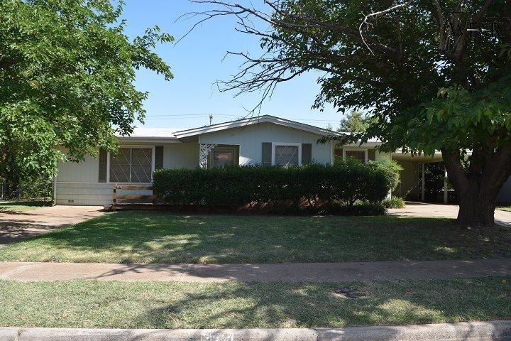 1216 Harvey Dr, Wichita Falls, TX 76302 - photo 1